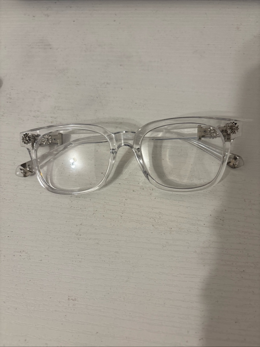 Chrome heart glasses silver accent